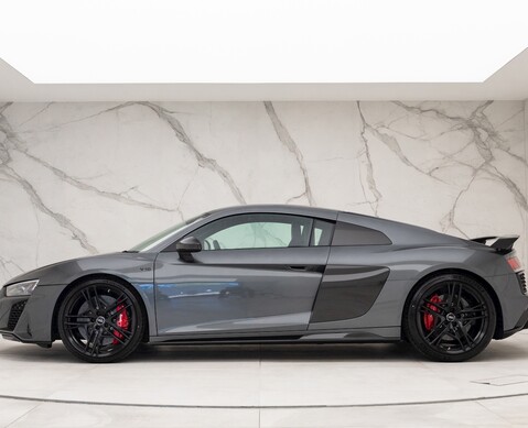 Audi R8 V10 Performance Carbon Black 