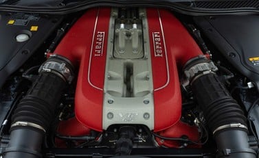 Ferrari 812 Superfast 37