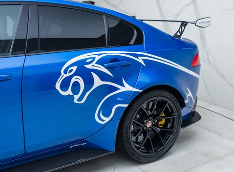 Jaguar XE SV Project 8 41