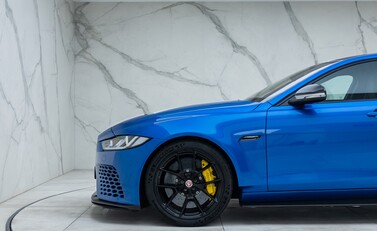 Jaguar XE SV Project 8 54