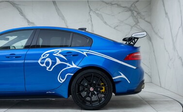 Jaguar XE SV Project 8 55