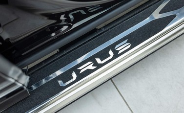 Lamborghini Urus S 22