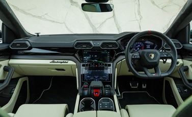 Lamborghini Urus S 15