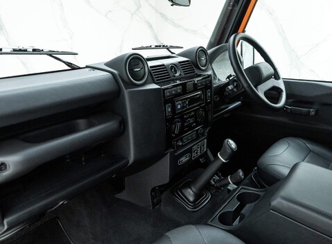 Land Rover Defender 110 Adventure Edition 11