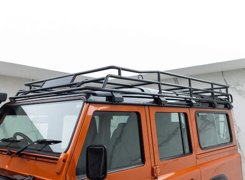 Land Rover Defender 110 Adventure Edition 23