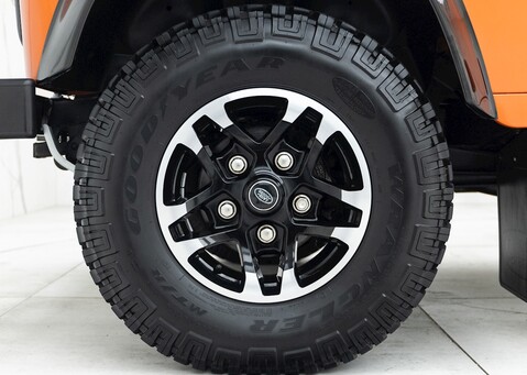 Land Rover Defender 110 Adventure Edition 