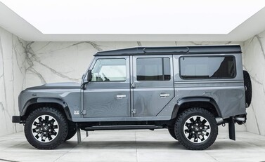 Land Rover Defender 110 Works V8 70th Edition 3