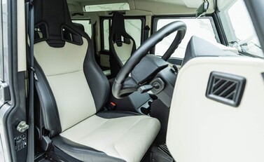 Land Rover Defender 110 Works V8 70th Edition 6
