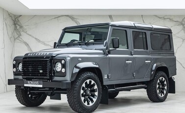 Land Rover Defender 110 Works V8 70th Edition 1