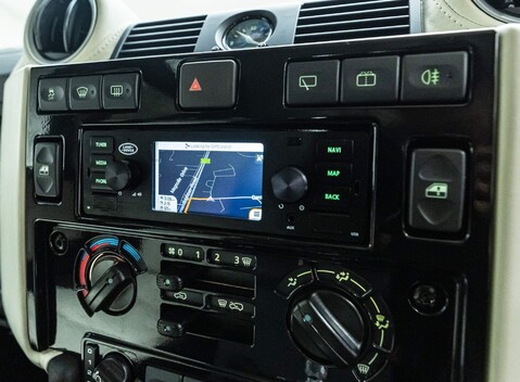 Land Rover Defender 110 Works V8 70th Edition 14