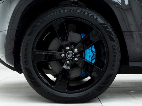 Land Rover Defender 90 V8 Bond Edition