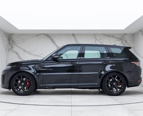 Land Rover Range Rover Sport 5.0 SVR Carbon Edition 