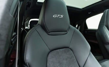 Porsche Cayenne GTS Coupé 7