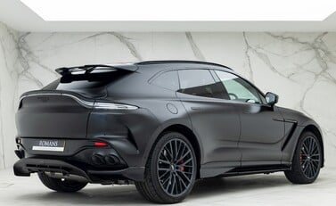 Aston Martin DBX 707 7