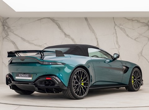 Aston Martin V8 Vantage Roadster F1 Edition 9