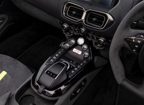 Aston Martin V8 Vantage Roadster F1 Edition 18