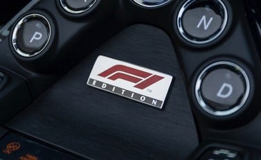 Aston Martin V8 Vantage Roadster F1 Edition 20