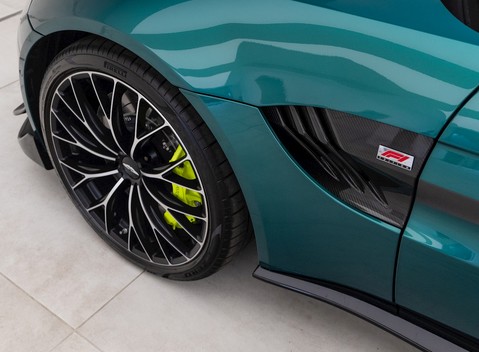 Aston Martin V8 Vantage Roadster F1 Edition 27