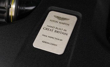 Aston Martin V8 Vantage Roadster F1 Edition 34