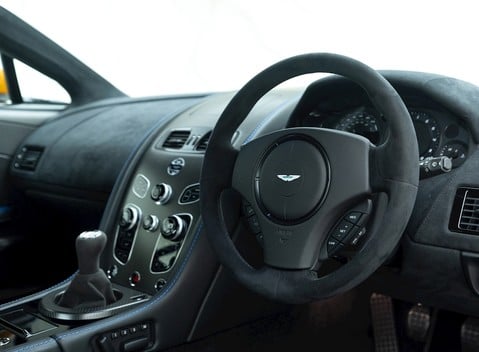 Aston Martin Vantage GT8 9