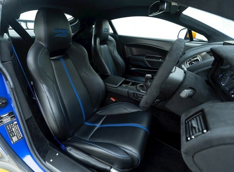 Aston Martin Vantage GT8 10