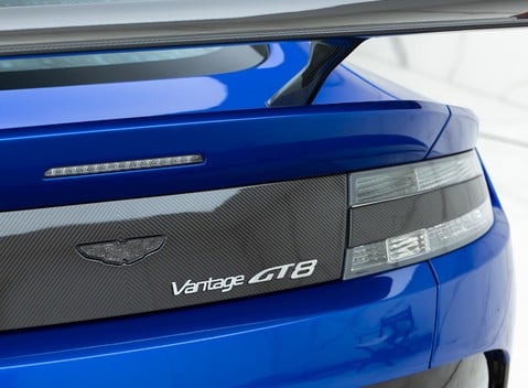 Aston Martin Vantage GT8 31