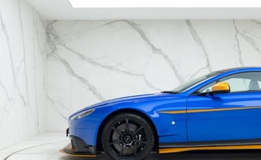 Aston Martin Vantage GT8 34