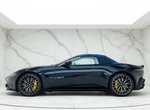 Aston Martin V8 Vantage Roadster 3