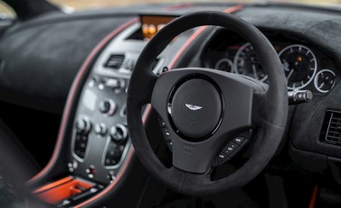 Aston Martin V12 Vantage AMR 11