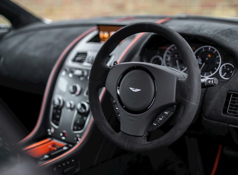 Aston Martin V12 Vantage AMR 11