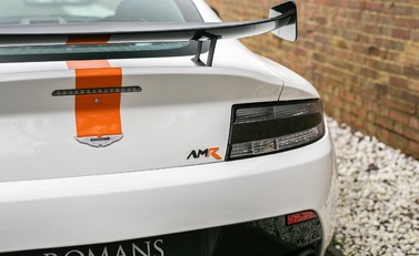 Aston Martin V12 Vantage AMR 22