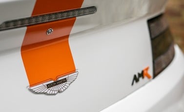 Aston Martin V12 Vantage AMR 32