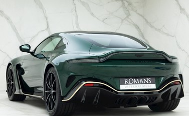 Aston Martin V12 Vantage 3
