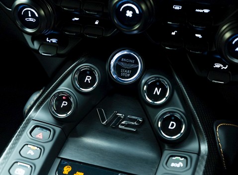 Aston Martin V12 Vantage 17