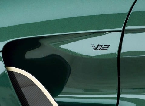 Aston Martin V12 Vantage 28