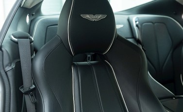 Aston Martin Virage 11