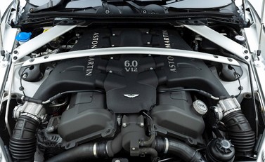 Aston Martin Virage 27