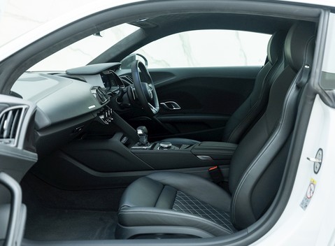 Audi R8 V10 Performance Carbon Black 12
