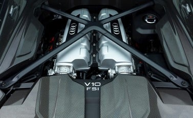 Audi R8 V10 Performance Carbon Black 28