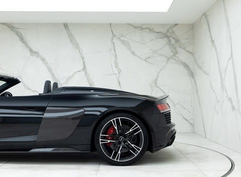 Audi R8 Spyder V10 Performance Carbon Black 30