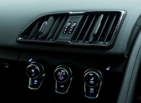 Audi R8 V10 Performance Carbon Black 14