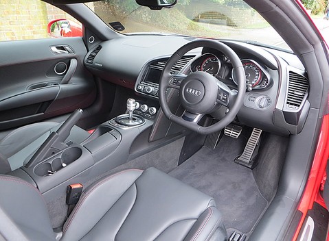 Audi R8 V10 4