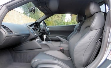 Audi R8 V10 Spyder 4