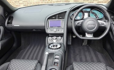 Audi R8 V10 Spyder 10