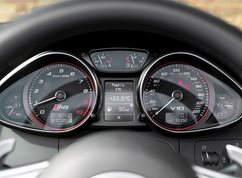 Audi R8 V10 Spyder 17