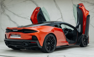 McLaren GT 8