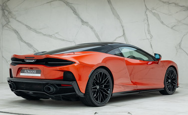 McLaren GT 4