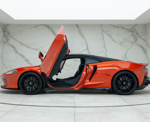 McLaren GT 