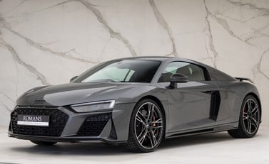 Audi R8 V10 Performance Carbon Black 1