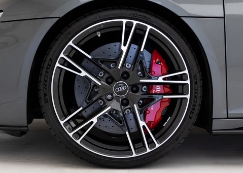 Audi R8 V10 Performance Carbon Black 